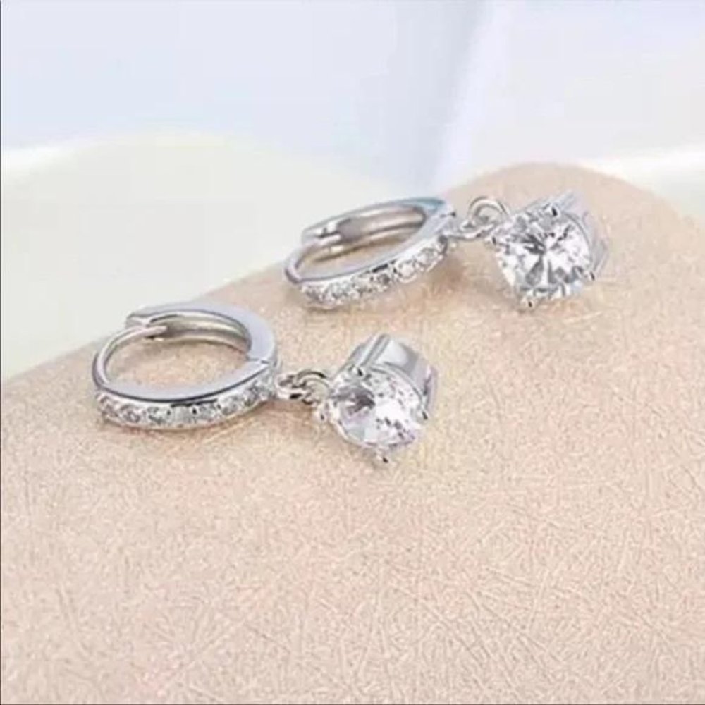 HOOP 925 STERLING SILVER DIAMOND SOLITAIRE EARRINGS,NICE EARRINGS, CUTE EARRINGS - Picture 4 of 4